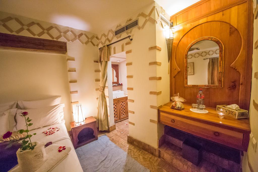 Dar Victoria Hotell Fès Exteriör bild