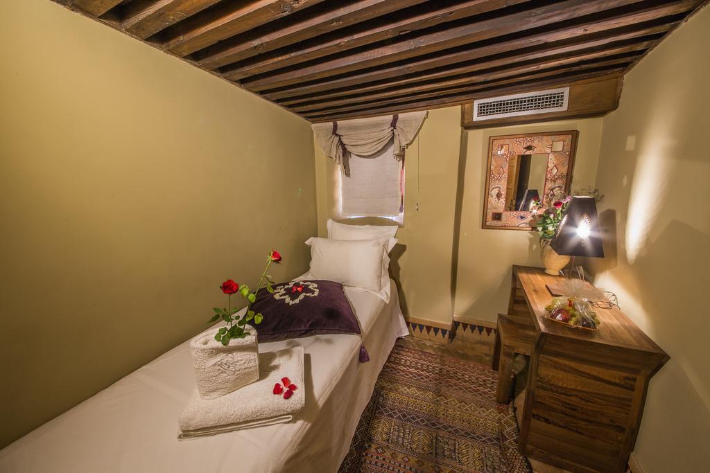 Dar Victoria Hotell Fès Exteriör bild