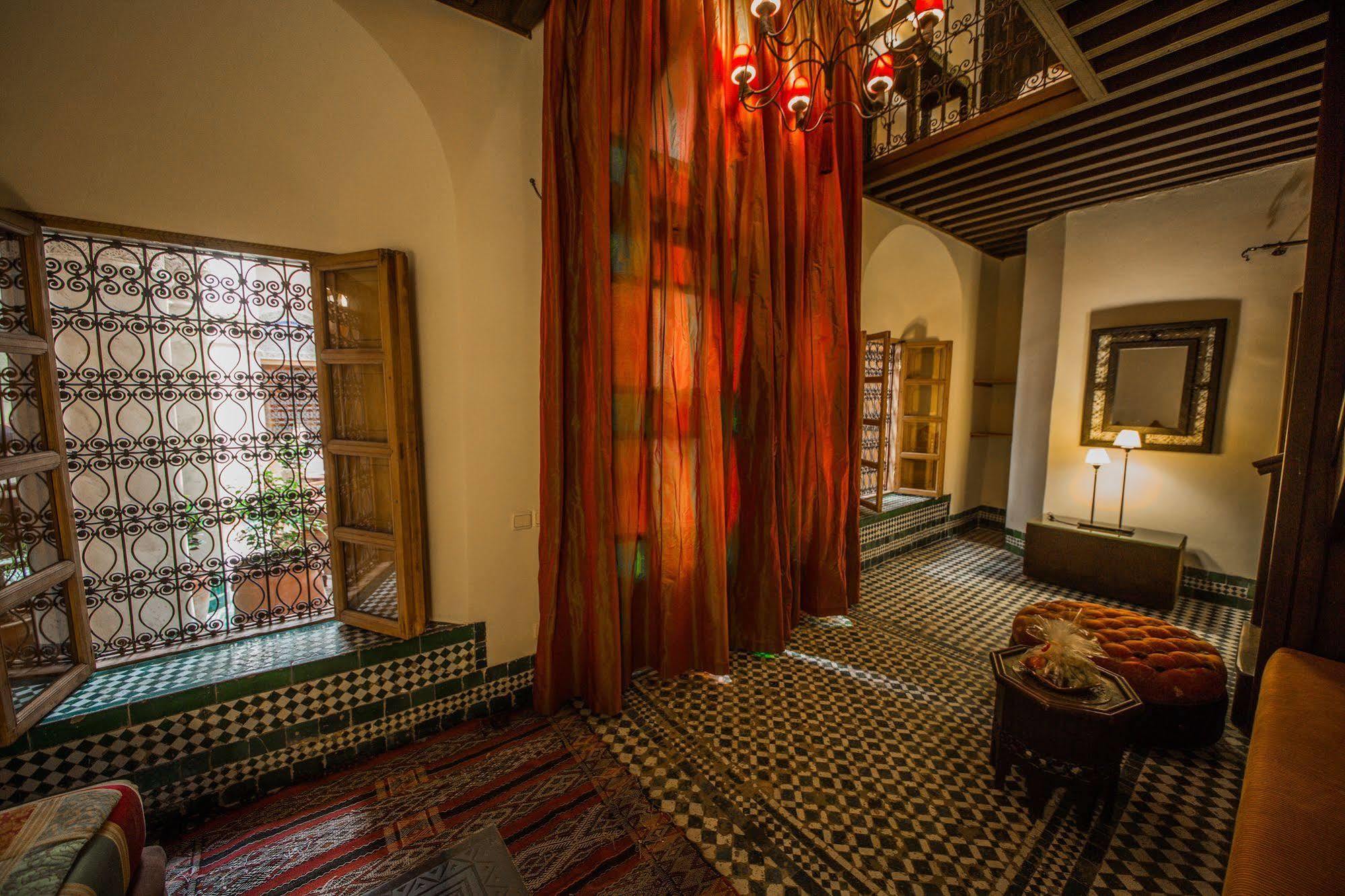 Dar Victoria Hotell Fès Exteriör bild