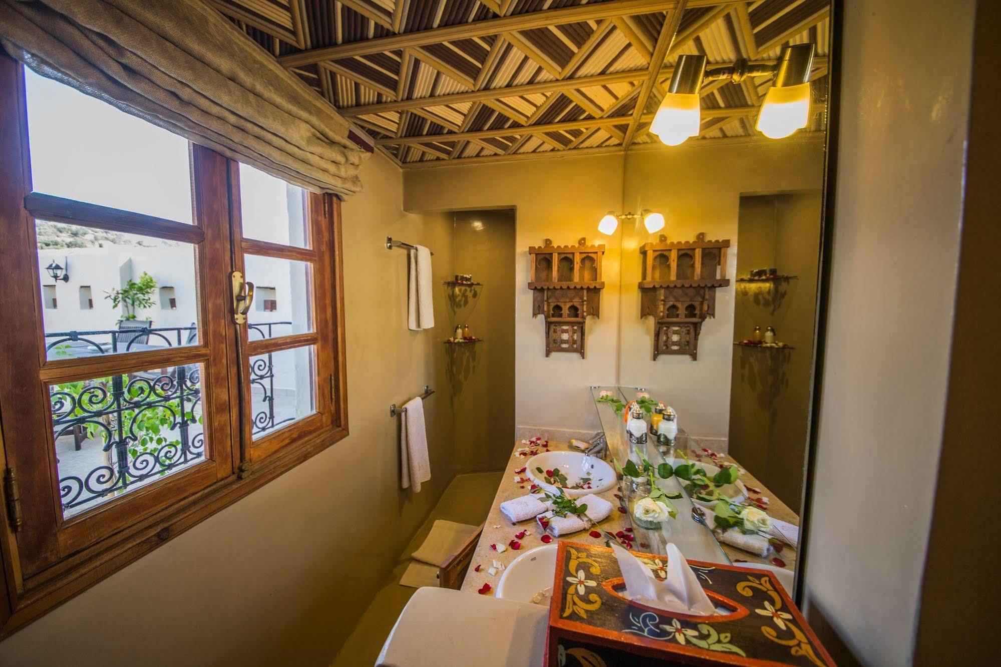 Dar Victoria Hotell Fès Exteriör bild